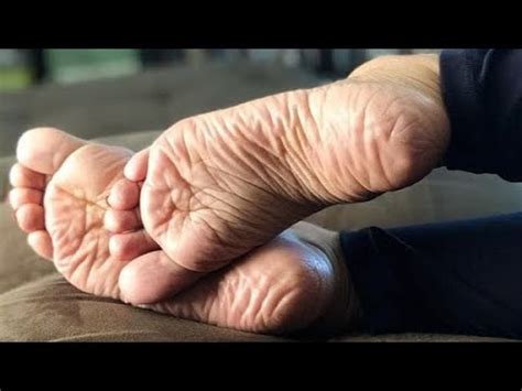 wrinkled footjob